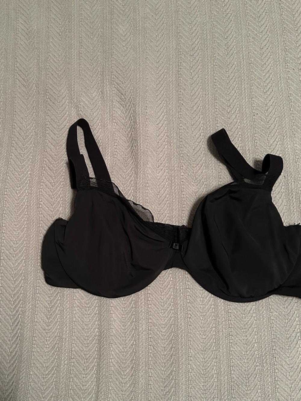 Hanes Black Full Coverage Underwire Bra with Adjustable Straps, 38C